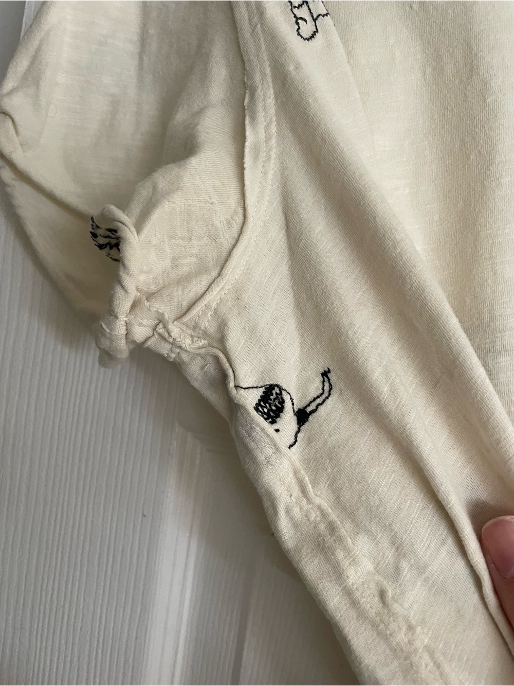 Anthropologie Caitlin Boxy T-Shirt by Maeve - Embroidered Edition - Dogs - Sz L - Picture 4 of 10